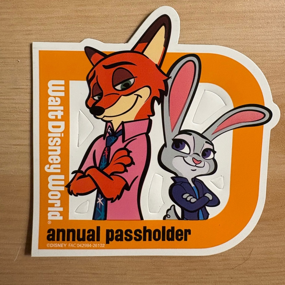 NEW Walt Disney World Annual Passholder Magnet Zootopia